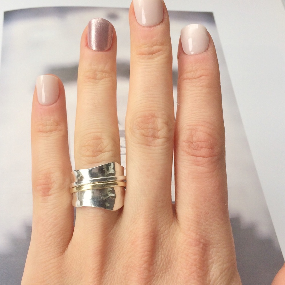 Hammered sterling spinner ring